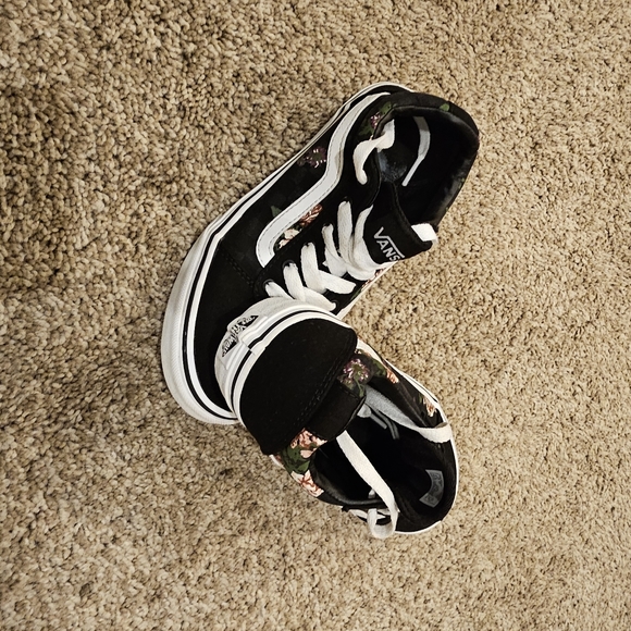 Vans - Picture 3 of 5